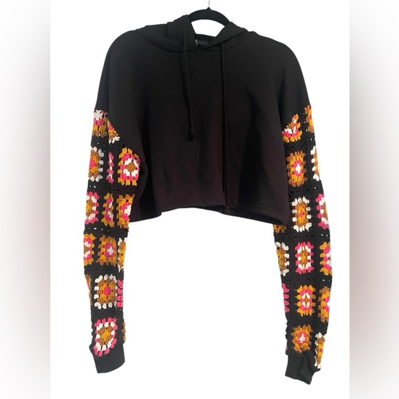 Forever 21 Crochet Sleeve Cropped Sweater Black Size: M Women's - Picture 1 of 5